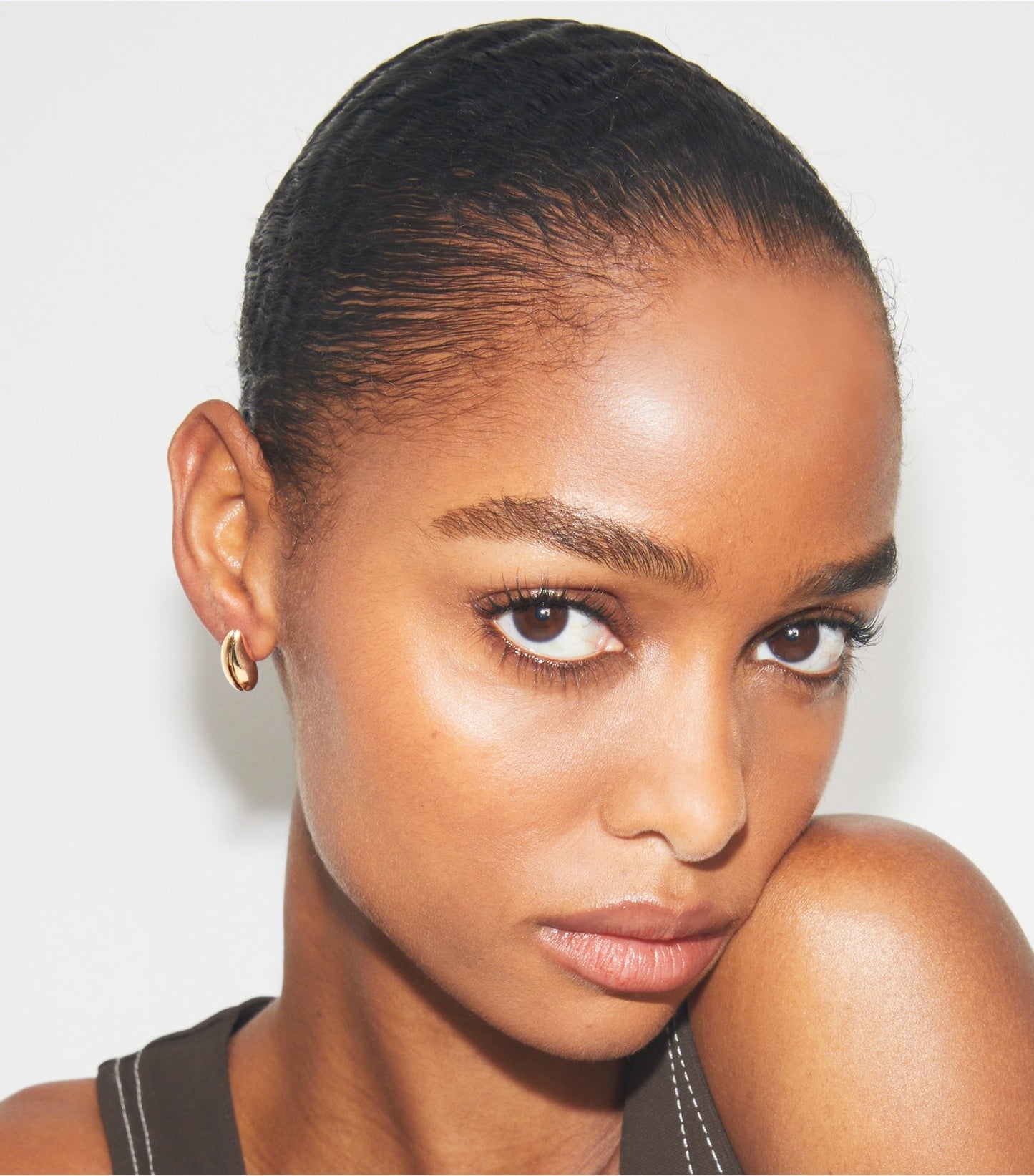 Tory Burch Mini Pierced Earrings - Light Brass