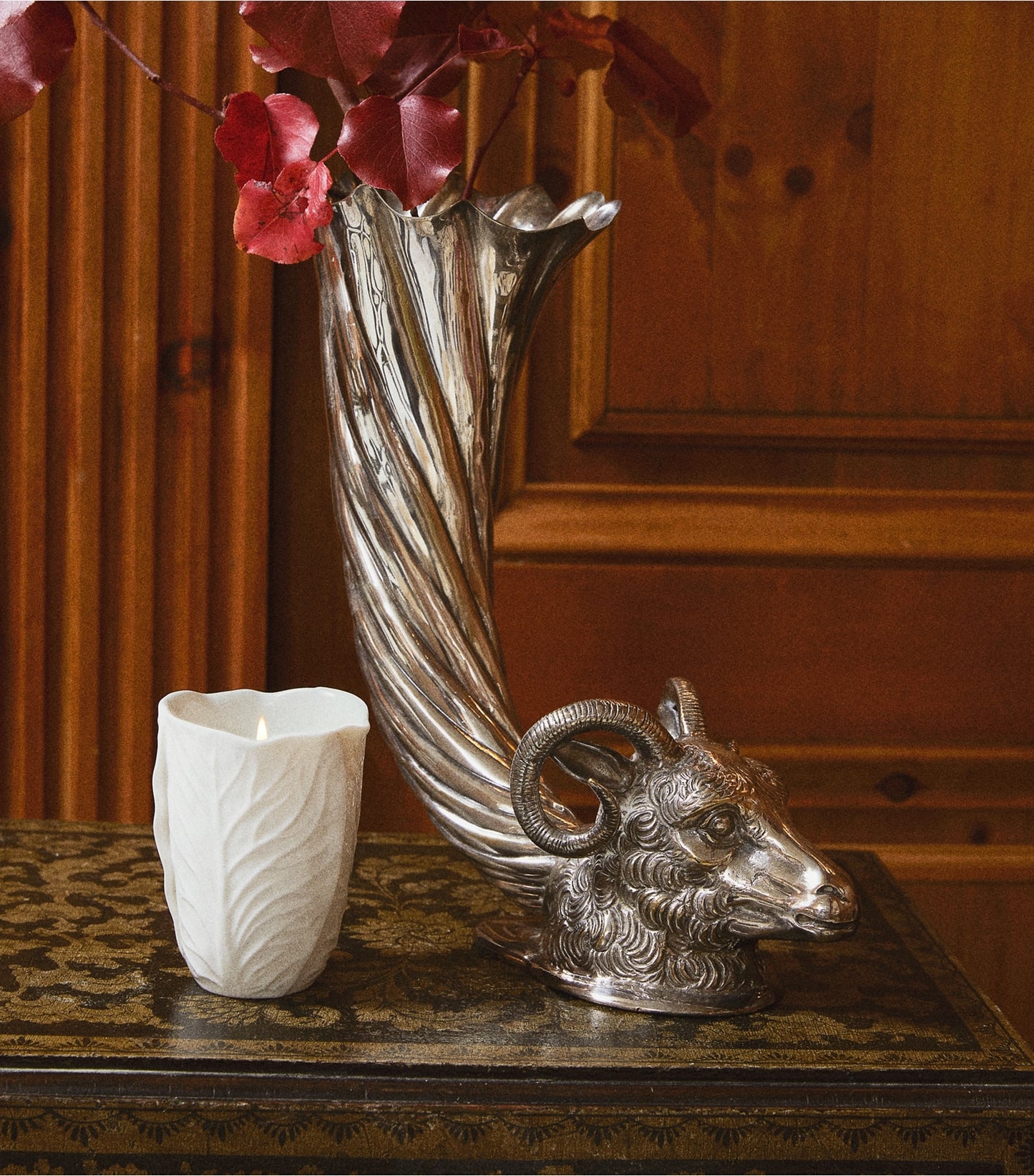 Tory Burch Lettuce Ware Candle - White / White