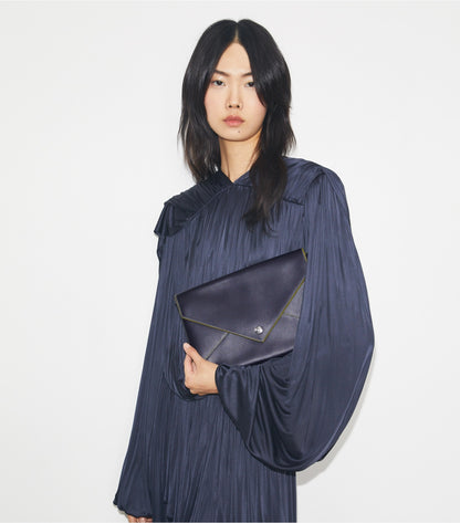 Tory Burch Smooth Leather Envelope Chain Pouch - Midnight