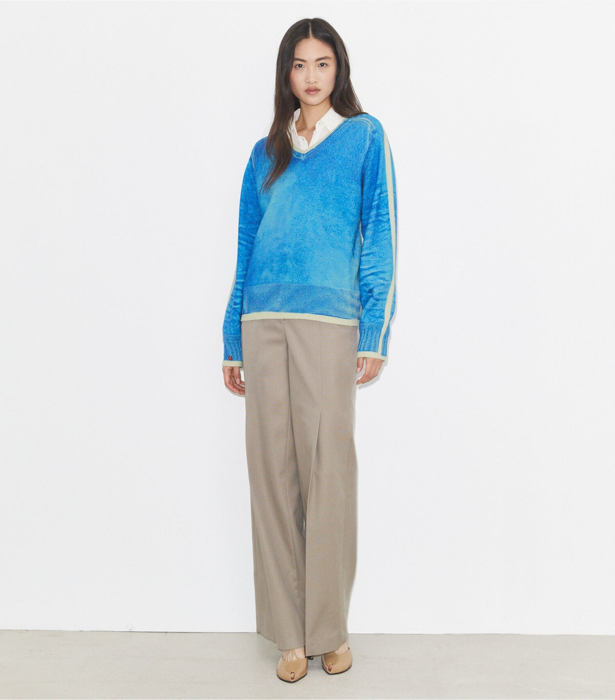 Tory Burch Merino Wool Sweater - Antique Travertine/ V-Neck Print