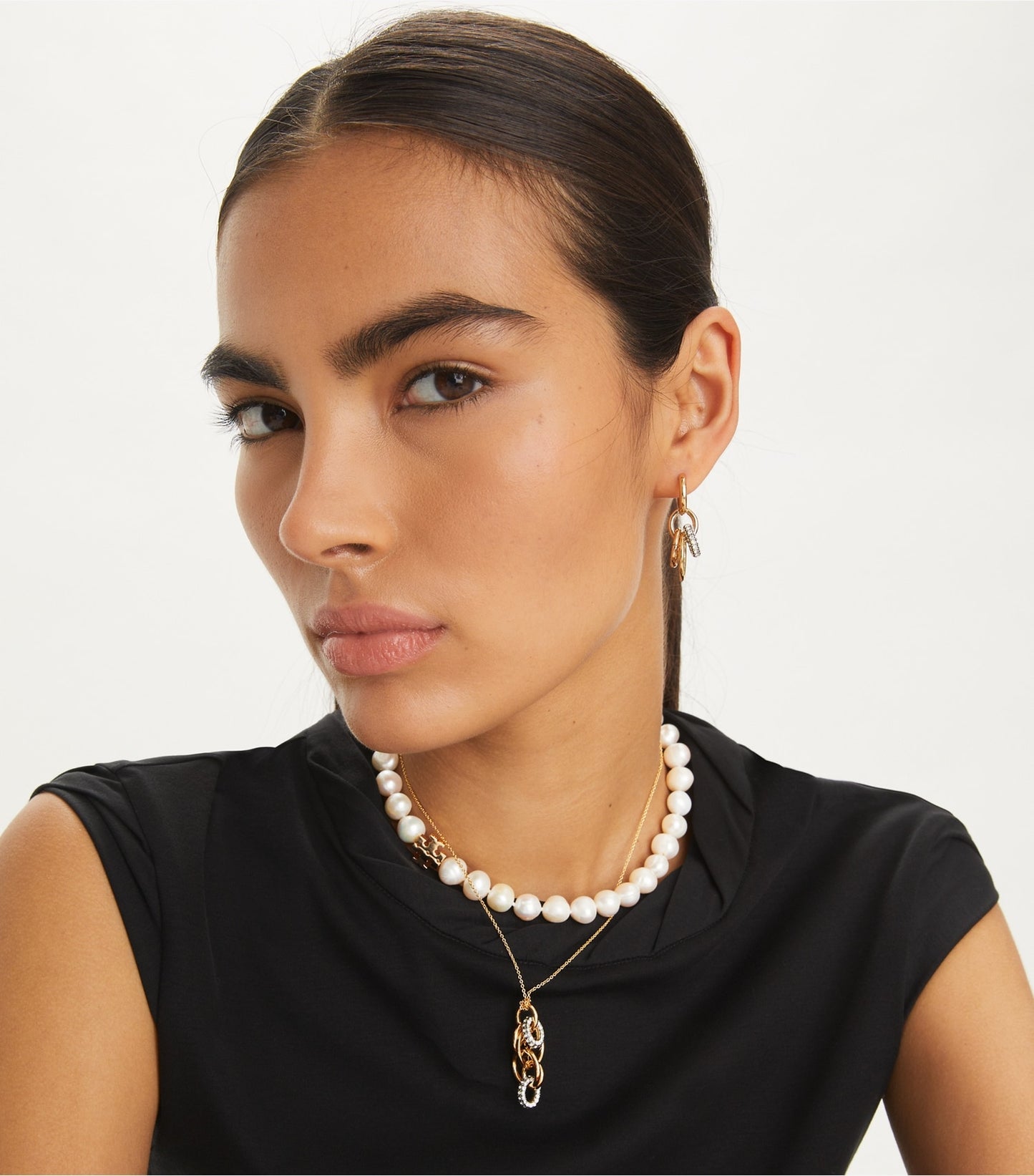 Tory Burch Miller Pavé Interlocking Pendant - Tory Gold / Crystal