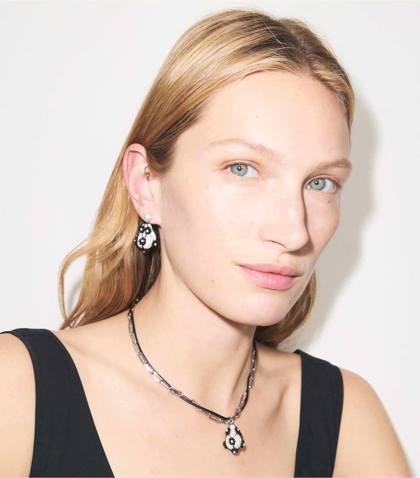 Tory Burch Curiosity Beaded Pearl Drop Earrings - Tory Silver / Black