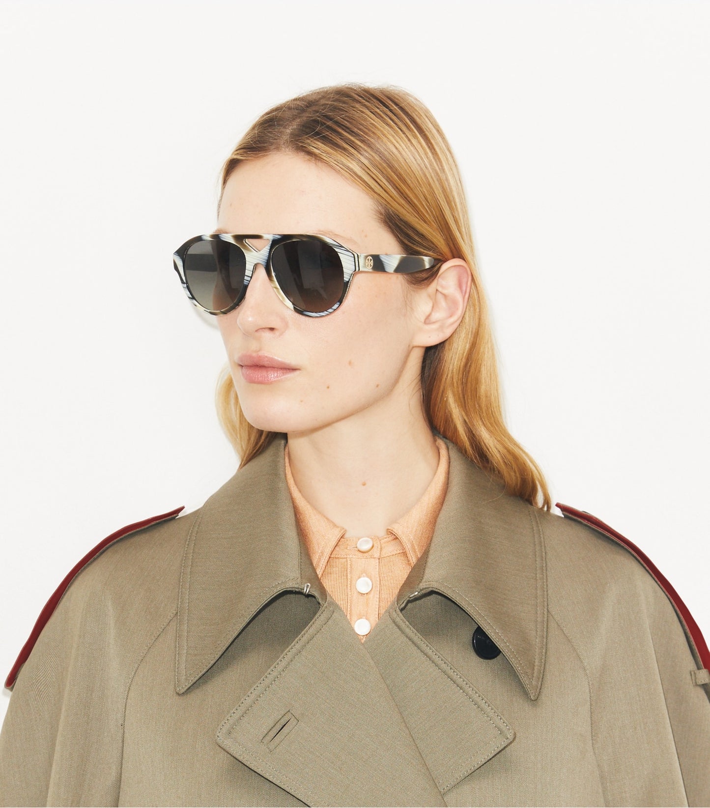 Tory Burch Miller Pilot Sunglasses - Ivory Brown Horn/Light Gray Gradient