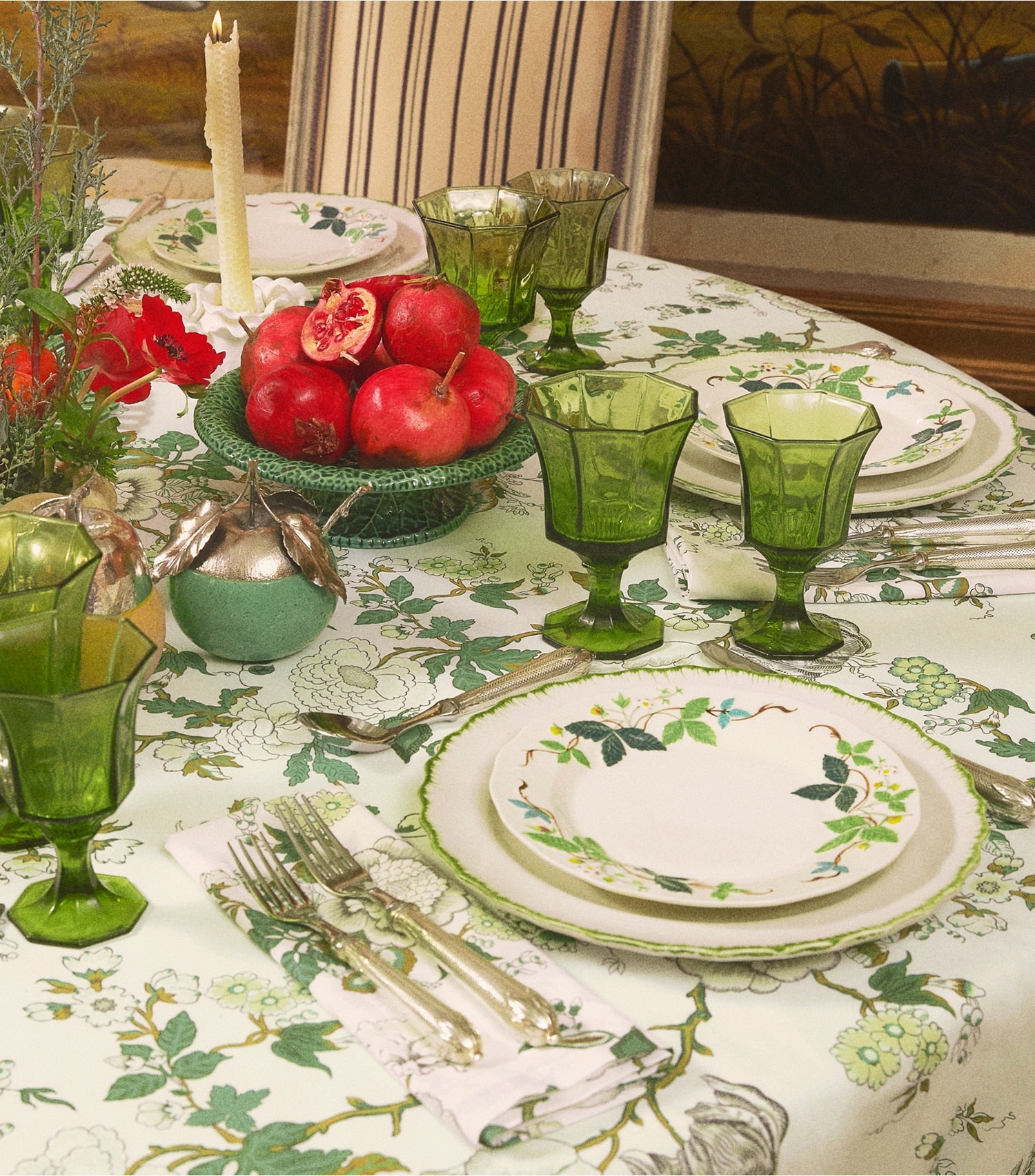 Tory Burch Pressed-Glass Wine Glass, Set of 4 - Green