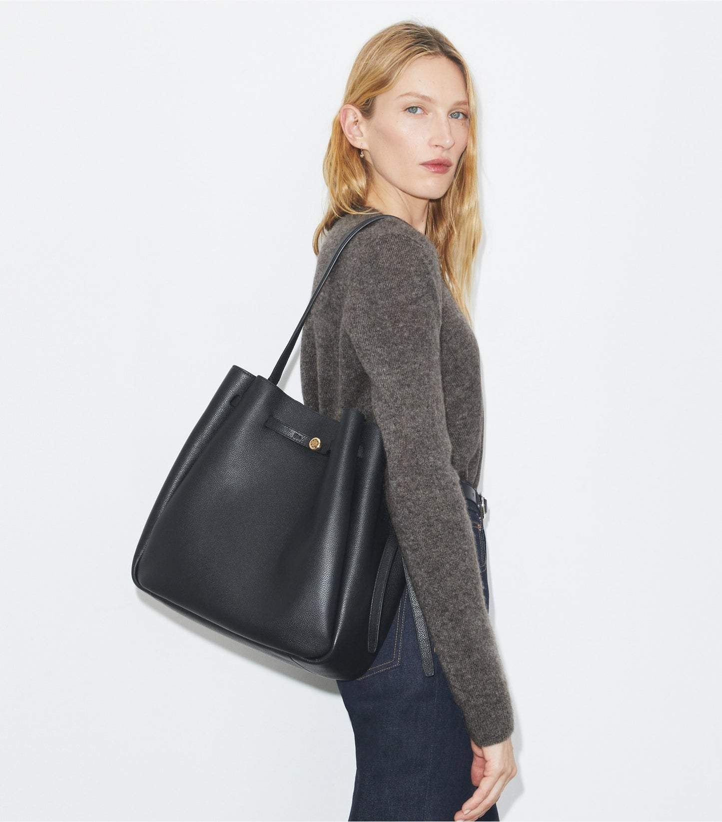 Tory Burch Large Romy Bucket Bag - Black