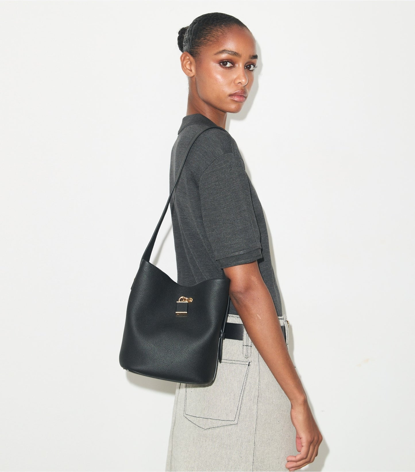Tory Burch Medium Lock Slim Bucket Bag - Black