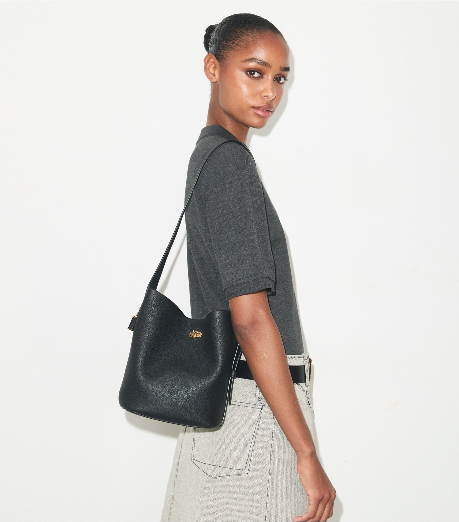 Tory Burch Medium Lock Slim Bucket Bag - Black