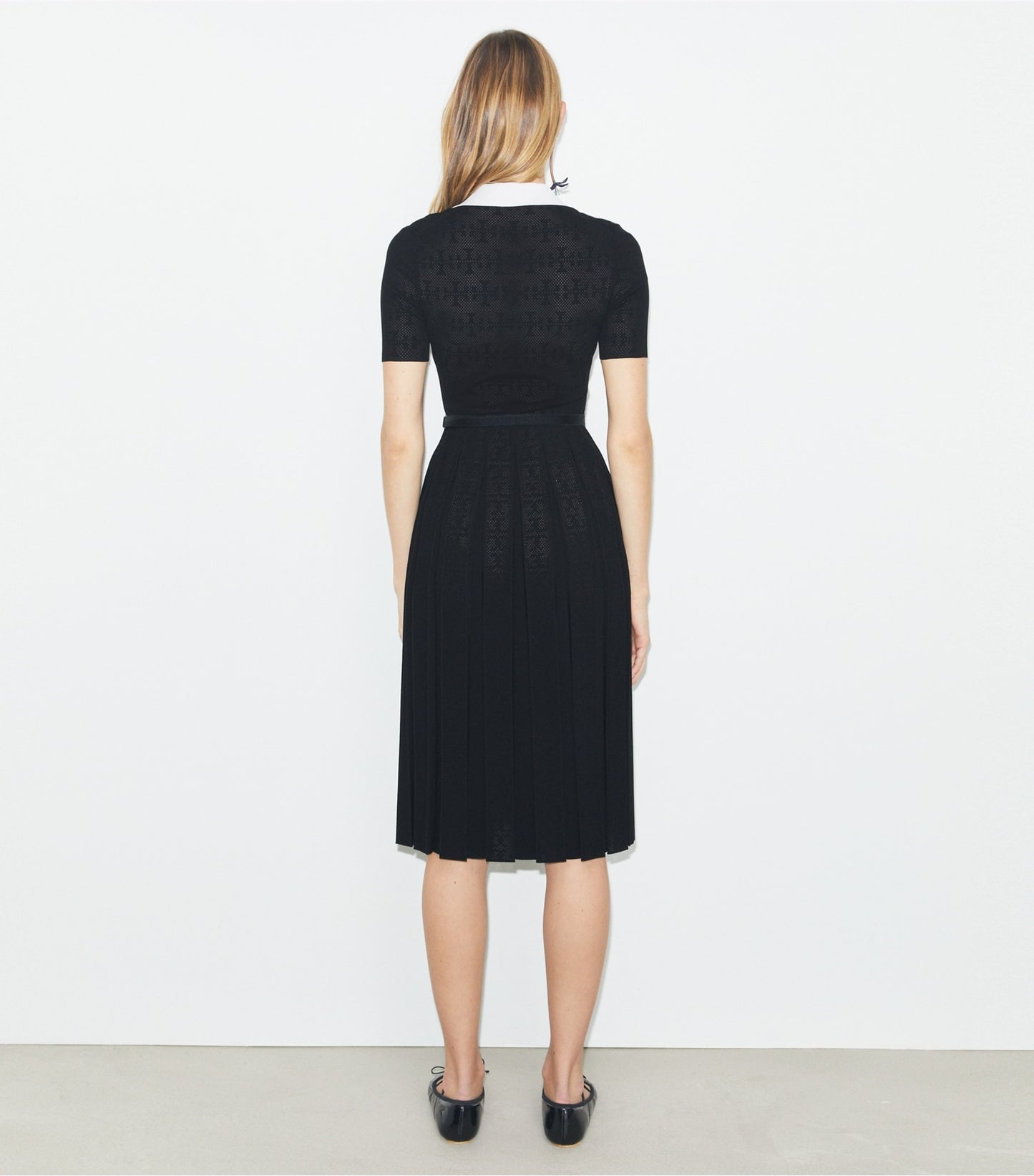 Tory Burch T Monogram Pointelle Pleated Dress - White / Black