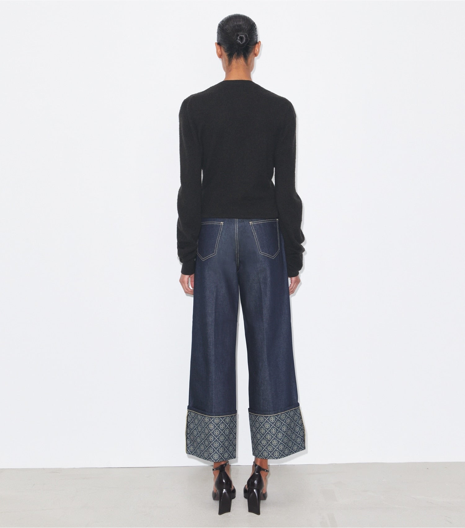 Tory Burch T Monogram Contrast Cuff Straight Leg Jean - Raw/Unwashed