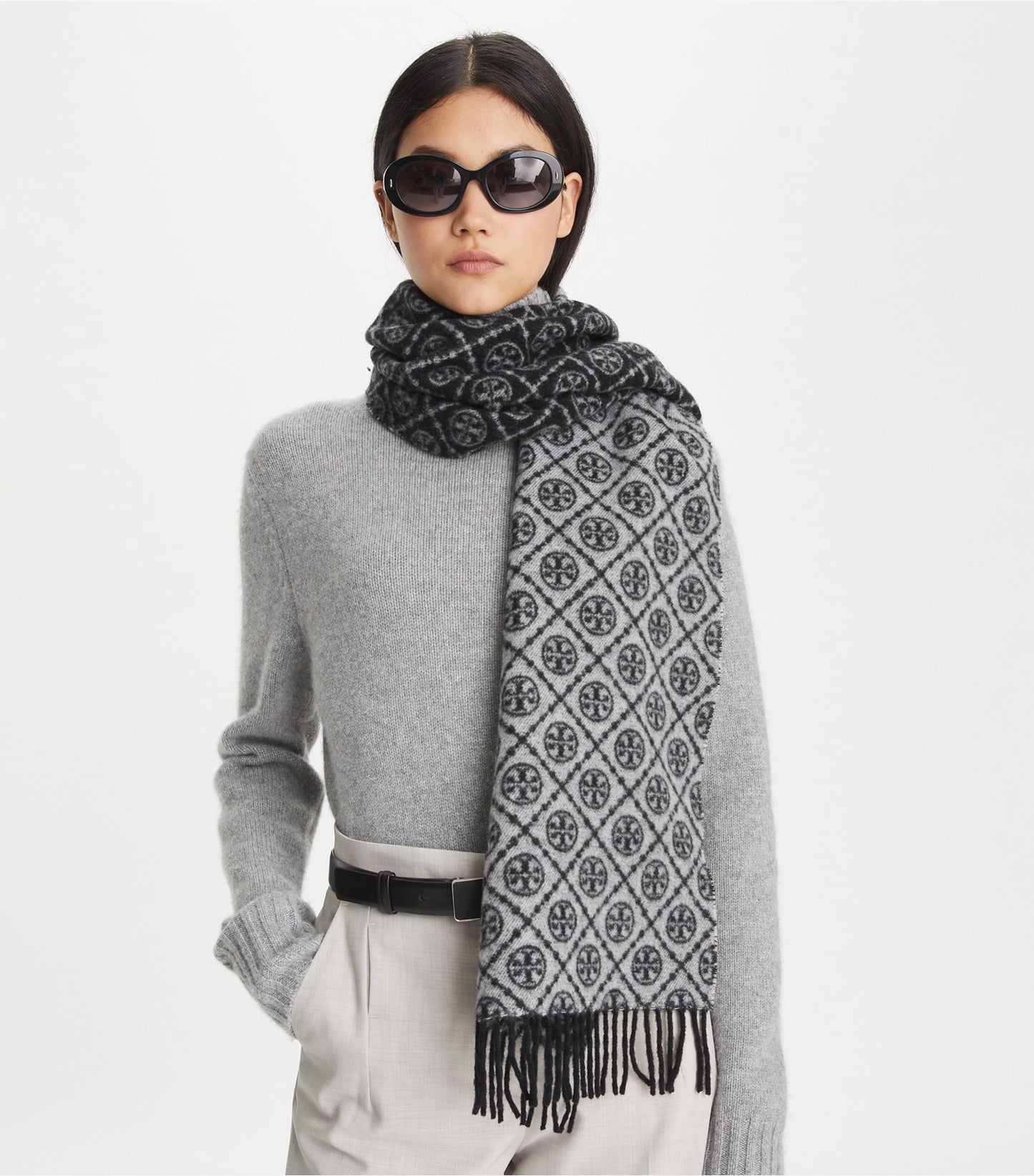 Tory Burch T Monogram Oblong Scarf - Black