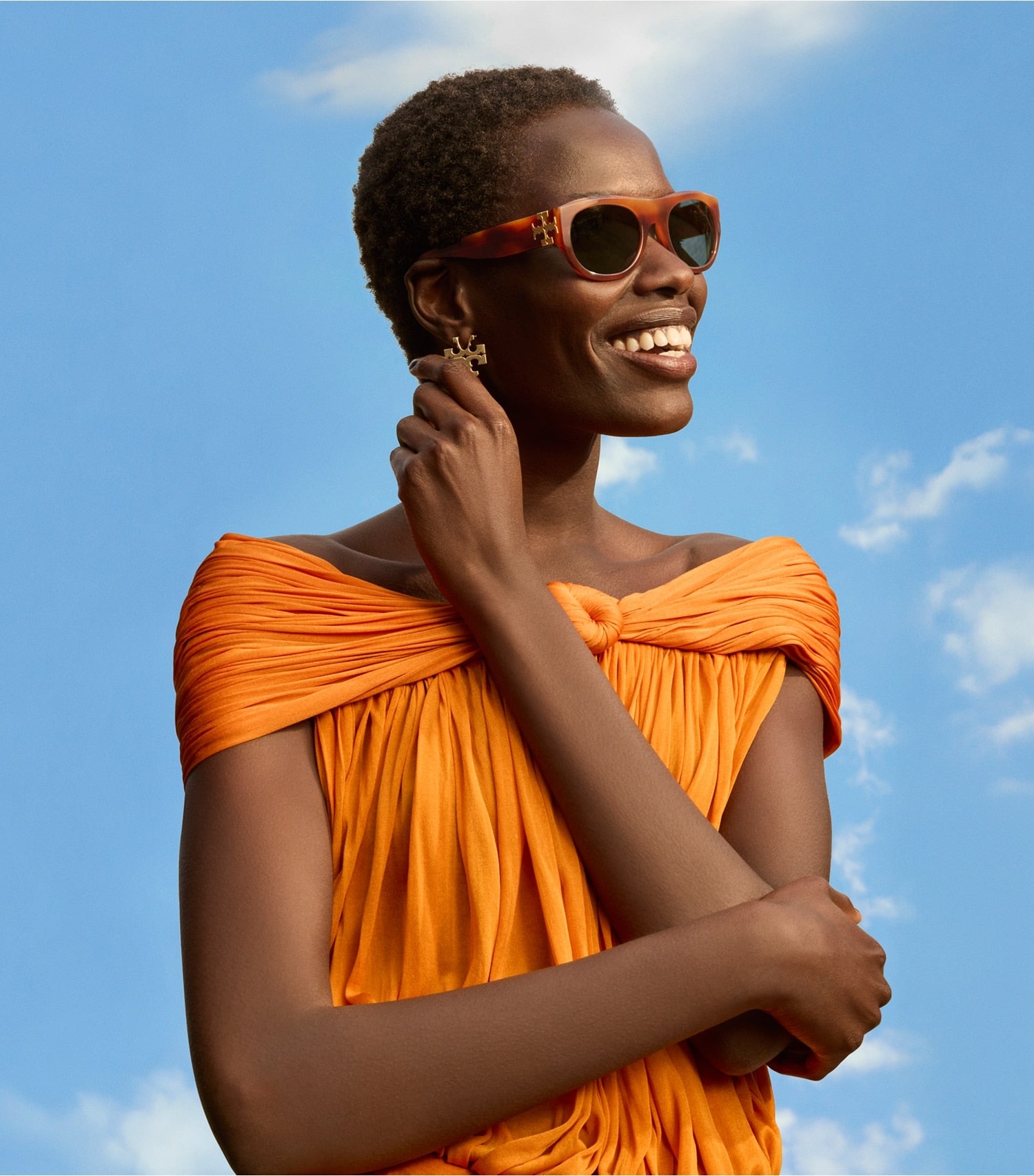 Tory Burch Icon Hoop Earrings - Tory Gold